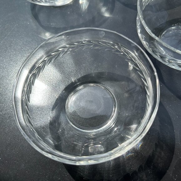 #5730 CUT WREATH PATTERN OPTIC FINGER/BOWL CLEAR - Picture 3 of 10